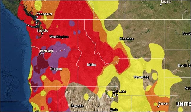 An AirNow map showing poor air quality on the west coast due to wildfire smoke.