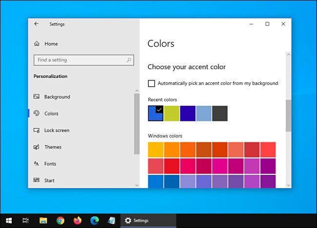 Windows 10 with dark theme and light windows.